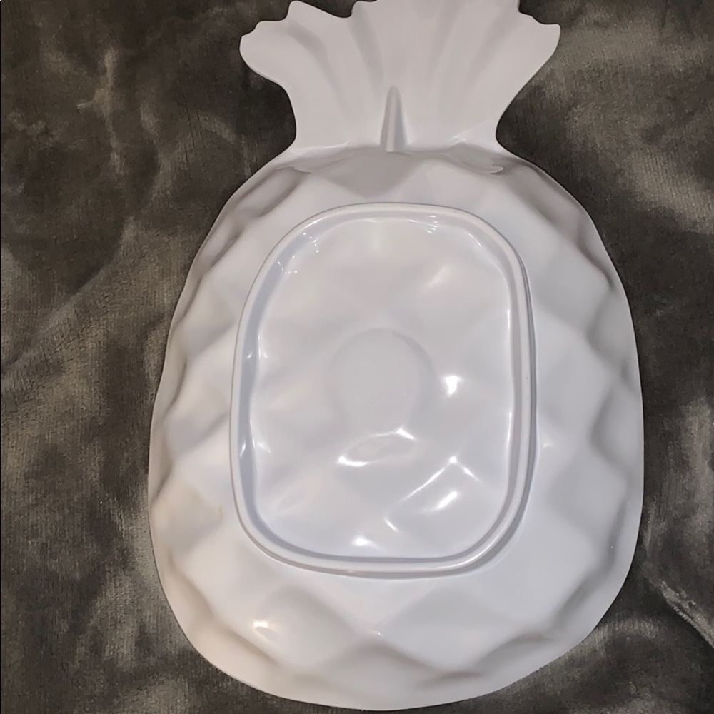 Pineapple Dish/Plastic Tray - Picture 2 of 4